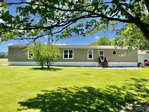 725 W Tupper Lake Rd, Lake Odessa, MI 48849