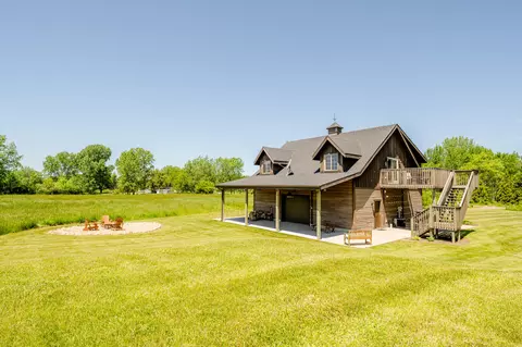 6820 Van Rd, Coloma, MI 49038