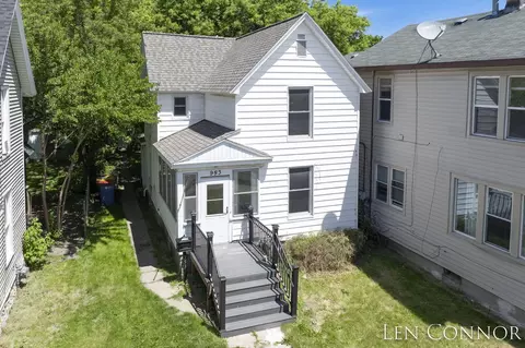 953 Bridge St NW, Grand Rapids, MI 49504