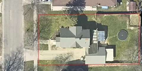 913 S Jefferson St, Hastings, MI 49058