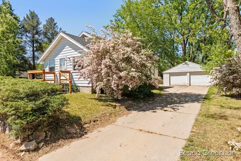 1441 Winslow St NW, Walker, MI 49544