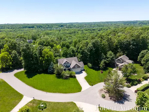 787 Longleaf Ct SE, Ada, MI 49301