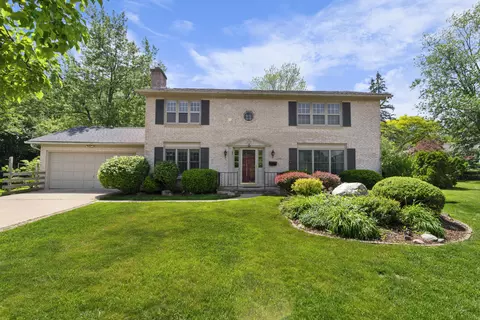 2460 Picadilly Cir, Ann Arbor, MI 48103
