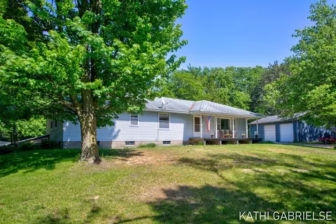 12484 W Olive Rd, Grand Haven, MI 49417