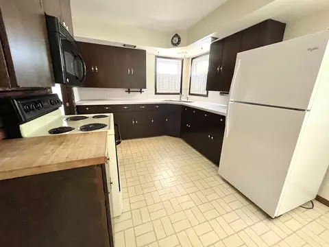 33 E Beech St, Fruitport, MI 49415 photo 9