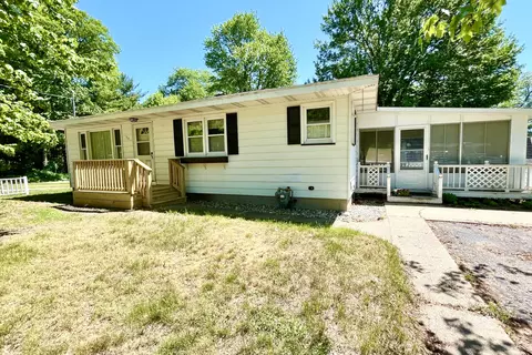 33 E Beech St, Fruitport, MI 49415 photo 2