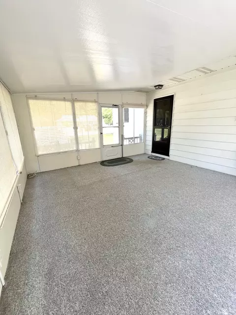 33 E Beech St, Fruitport, MI 49415 photo 22