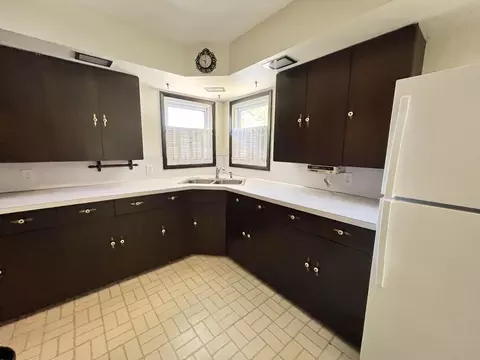 33 E Beech St, Fruitport, MI 49415 photo 7