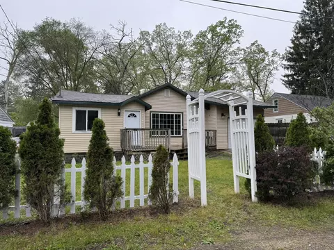 749 Lynn St, Baldwin, MI 49304 photo 2