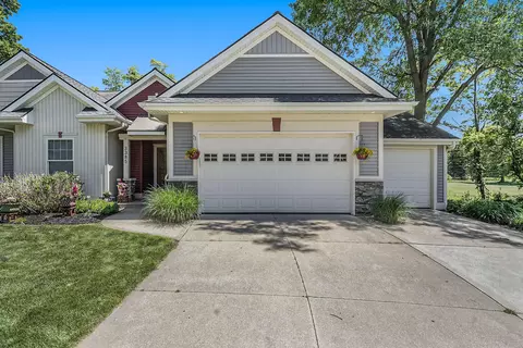 3385 Maple Greens Dr #4, Saugatuck, MI 49453