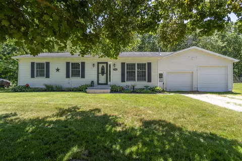 2580 Walnut Dr, Ionia, MI 48846