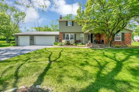 23601 E Newell Cir, Farmington, MI 48336