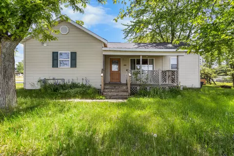 191 W Illinois St, Farwell, MI 48622