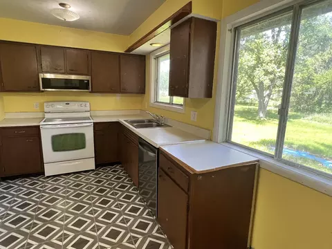 3806 Gady Rd, Tecumseh, MI 49286 photo 8