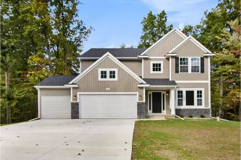 9469 Snow Valley Dr SE, Alto, MI 49302