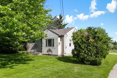 1483 12 Mile Rd NW, Sparta, MI 49345