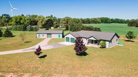 1510 W Chauvez Rd, Scottville, MI 49454