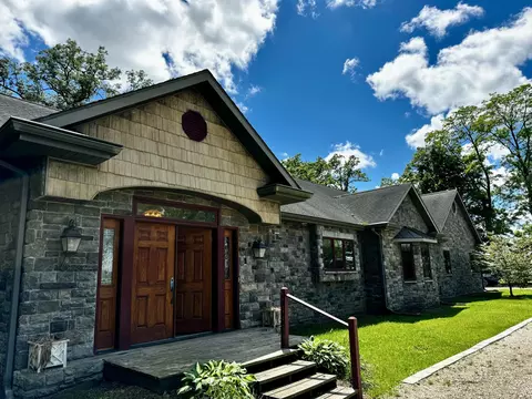 2330 W Bertrand Rd, Niles, MI 49120