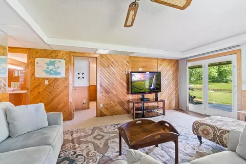 Living - 11959 Greenbriar Dr, Jerome, MI 49249 photo 4 of 7