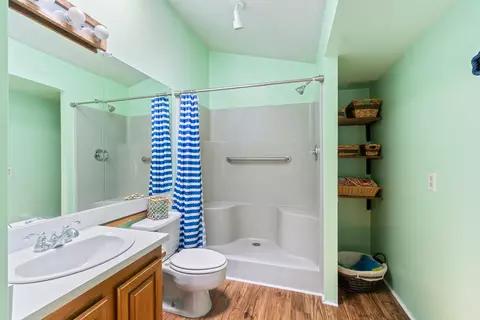 Bath - 11959 Greenbriar Dr, Jerome, MI 49249 photo 1 of 5