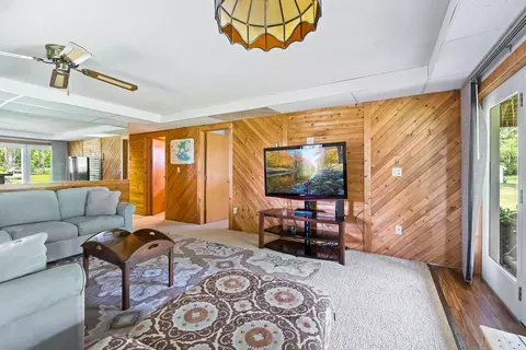 Living - 11959 Greenbriar Dr, Jerome, MI 49249 photo 5 of 7