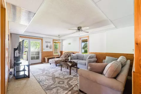 Living - 11959 Greenbriar Dr, Jerome, MI 49249 photo 3 of 7