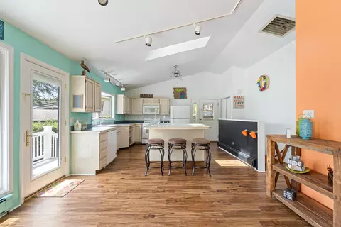 Kitchen - 11959 Greenbriar Dr, Jerome, MI 49249 photo 6 of 8