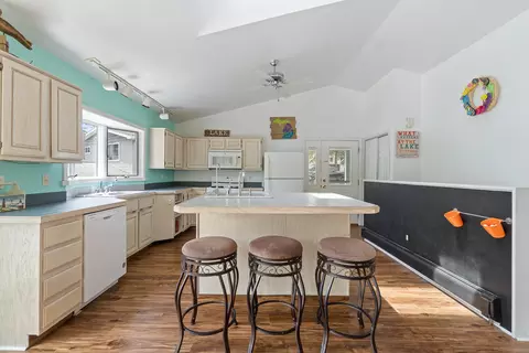 Kitchen - 11959 Greenbriar Dr, Jerome, MI 49249 photo 7 of 8