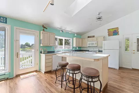 Kitchen - 11959 Greenbriar Dr, Jerome, MI 49249 photo 4 of 8
