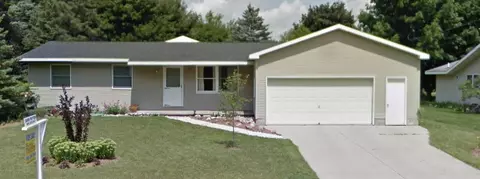 419 Orchard Avenue Ave, Clare, MI 48617