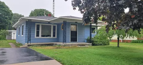 911 Lawndale St, Ludington, MI 49431
