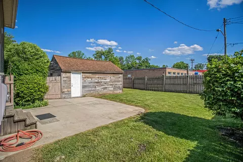 116 E Walnut St, Albion, MI 49224 photo 17