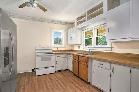 116 E Walnut St, Albion, MI 49224 photo 8