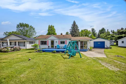 6382 Brookside Dr, Deckerville, MI 48427