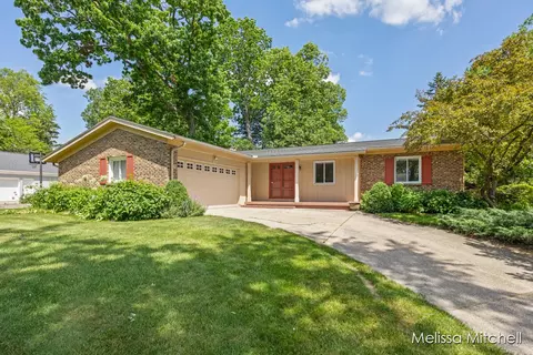 252 Morningside Dr SE, Grand Rapids, MI 49506