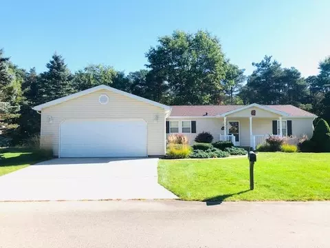 7834 Schooner Ln, Canadian Lakes, MI 49346