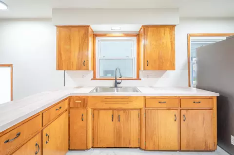 311 E Wayne St, Dowagiac, MI 49047 photo 9