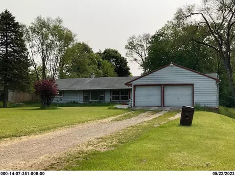 2853 S Meridian Rd, Jackson, MI 49203