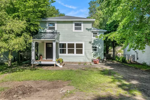 214 Lincoln St, Howard City, MI 49329