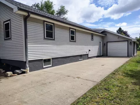 1205 Carson Ave, Jackson, MI 49203 photo 3