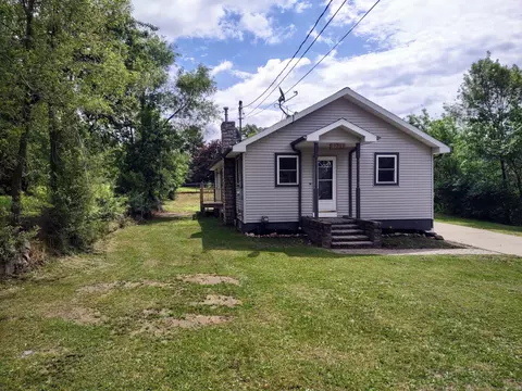 1205 Carson Ave, Jackson, MI 49203