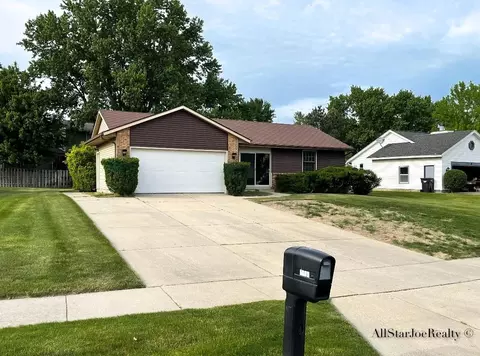1783 Forest Lake Dr SE, Grand Rapids, MI 49546