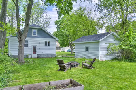 747 Randolph St, Jackson, MI 49203 photo 3
