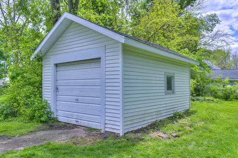 747 Randolph St, Jackson, MI 49203 photo 6