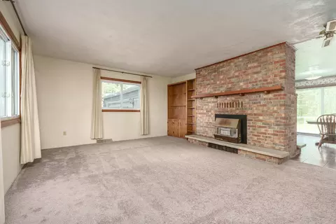 793 Riverview Dr, Plainwell, MI 49080 photo 9