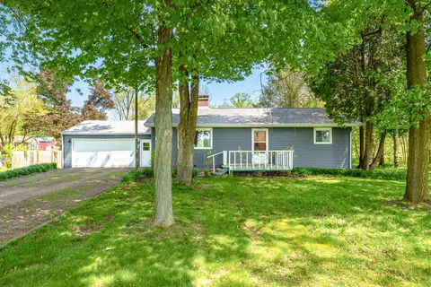 793 Riverview Dr, Plainwell, MI 49080 photo 2