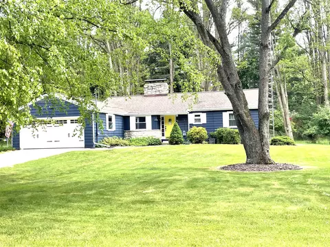 5197 Merriman Rd, Jackson, MI 49201