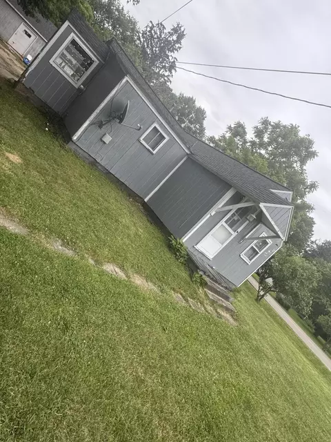 907 Hague Ave, Jackson, MI 49203 photo 3