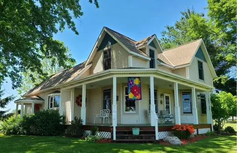 3704 56th St, Hamilton, MI 49419