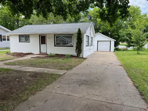 1506 Winslow St NW, Walker, MI 49544